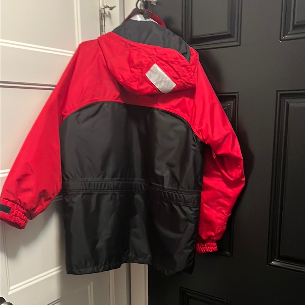 Helly Hansen Red and Black Jacket - Picture 3 of 3